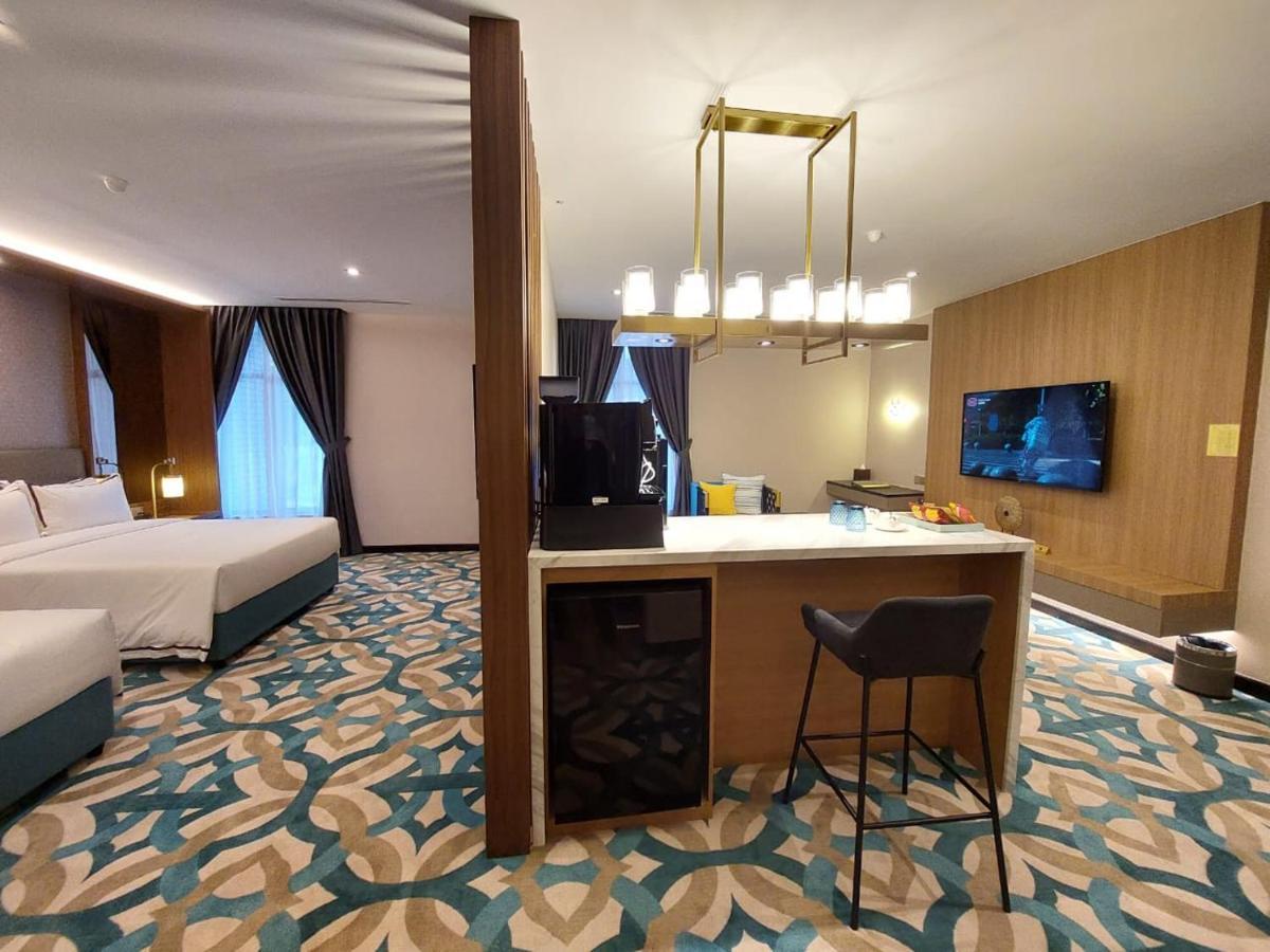 Christee Suites Hotel Malacca Exterior foto